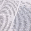 Load image into Gallery viewer, Personalized Biblia de Estudio de Apologética Negro imitación piel (Spanish Edition)